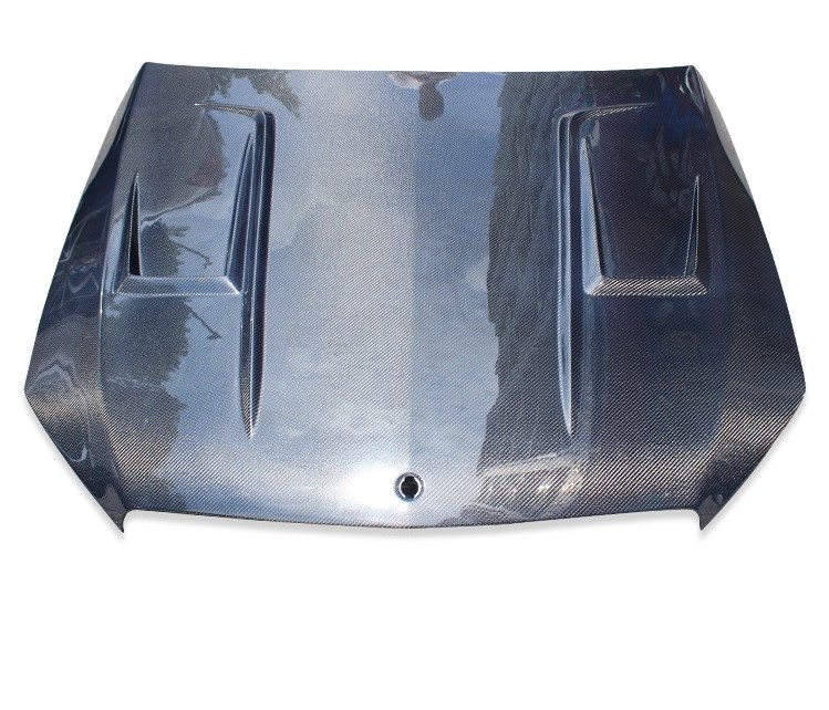 Mercedes C63 Hood Carbon Fiber - Image 4